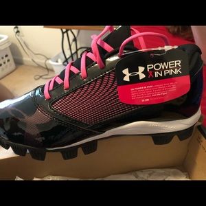 BRAND NEW WITH TAGS Under Armour softball cleats